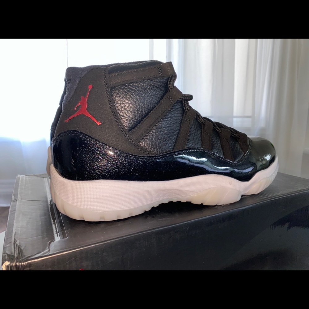 Jordan 11 Retro 72-10 size 10.5
